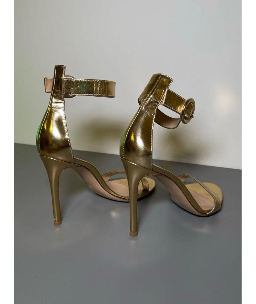 GIANVITO ROSSI Золотые кожаные босоножки, фото 3