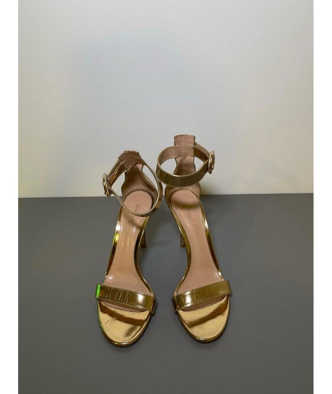 GIANVITO ROSSI Золотые кожаные босоножки, фото 2