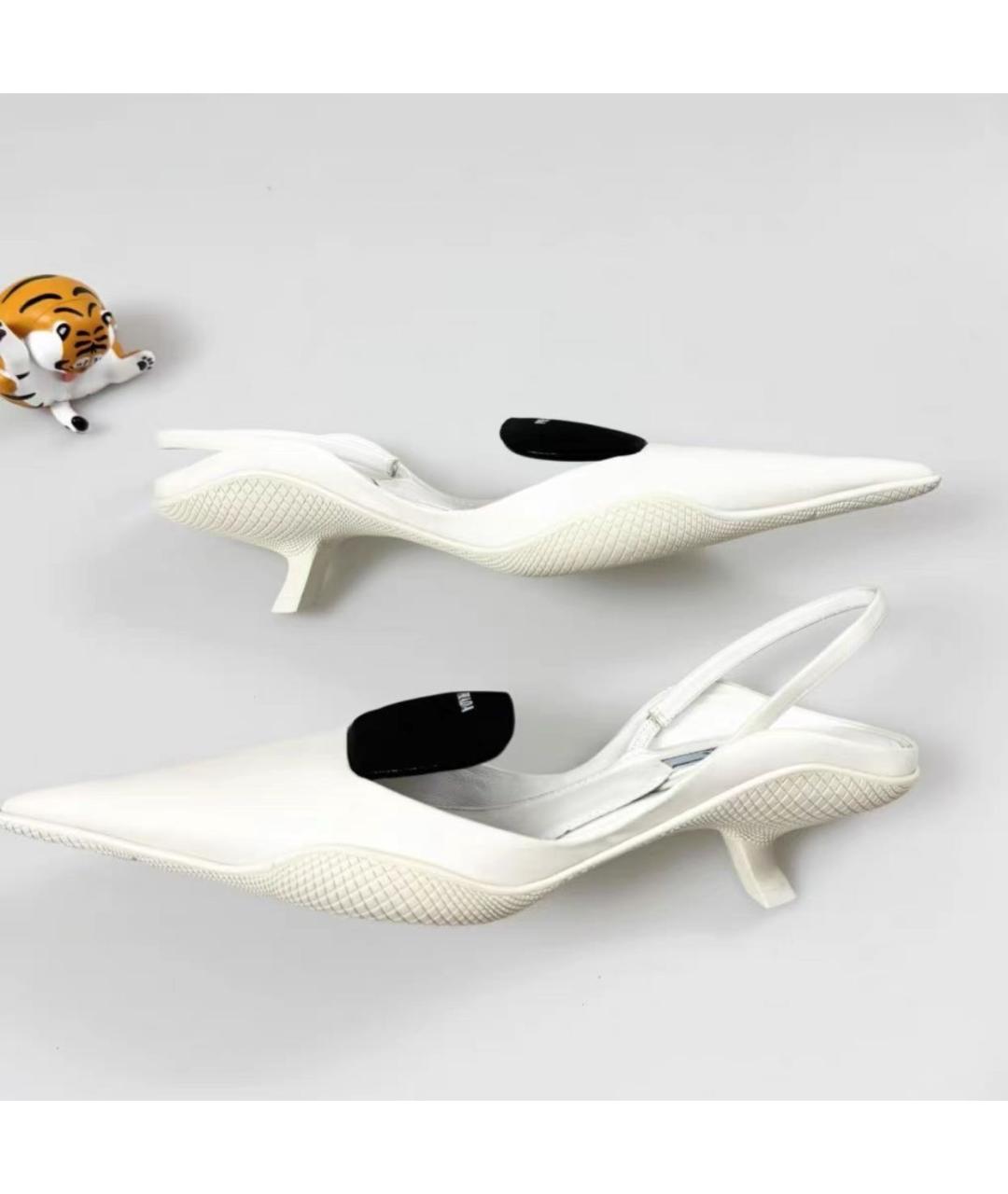 PRADA Белые лодочки на низком каблуке, фото 4