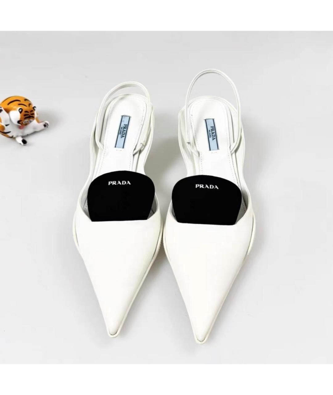 PRADA Белые лодочки на низком каблуке, фото 5