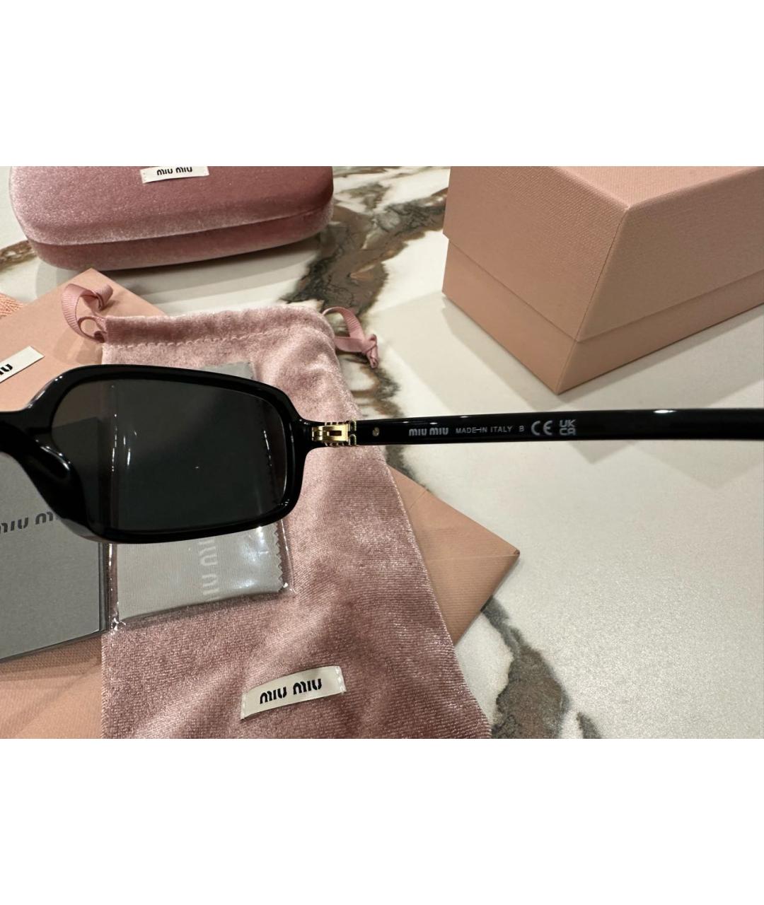 MIU MIU Черные пластиковые солнцезащитные очки, фото 2