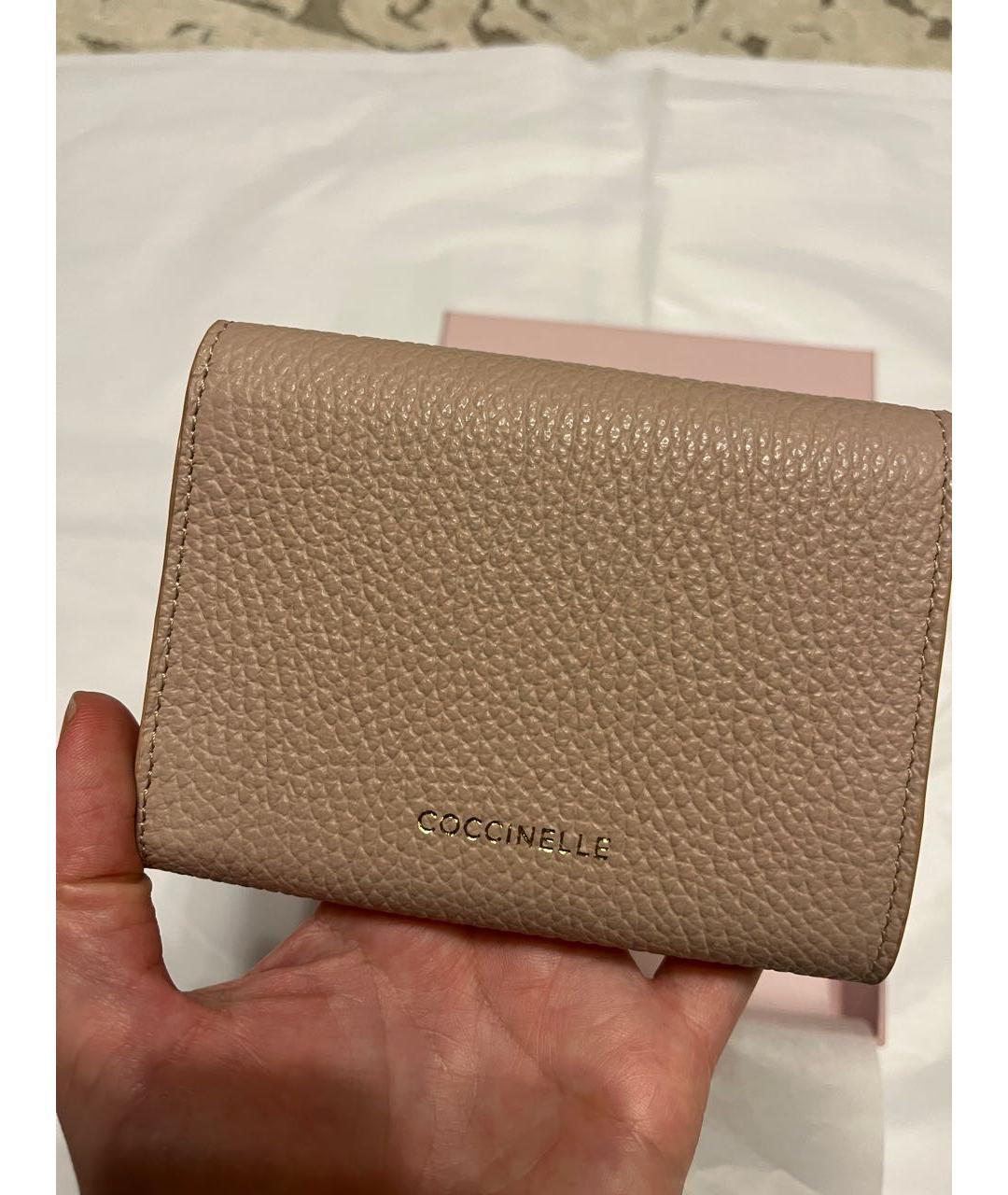 COCCINELLE Бежевый кожаный кошелек, фото 5