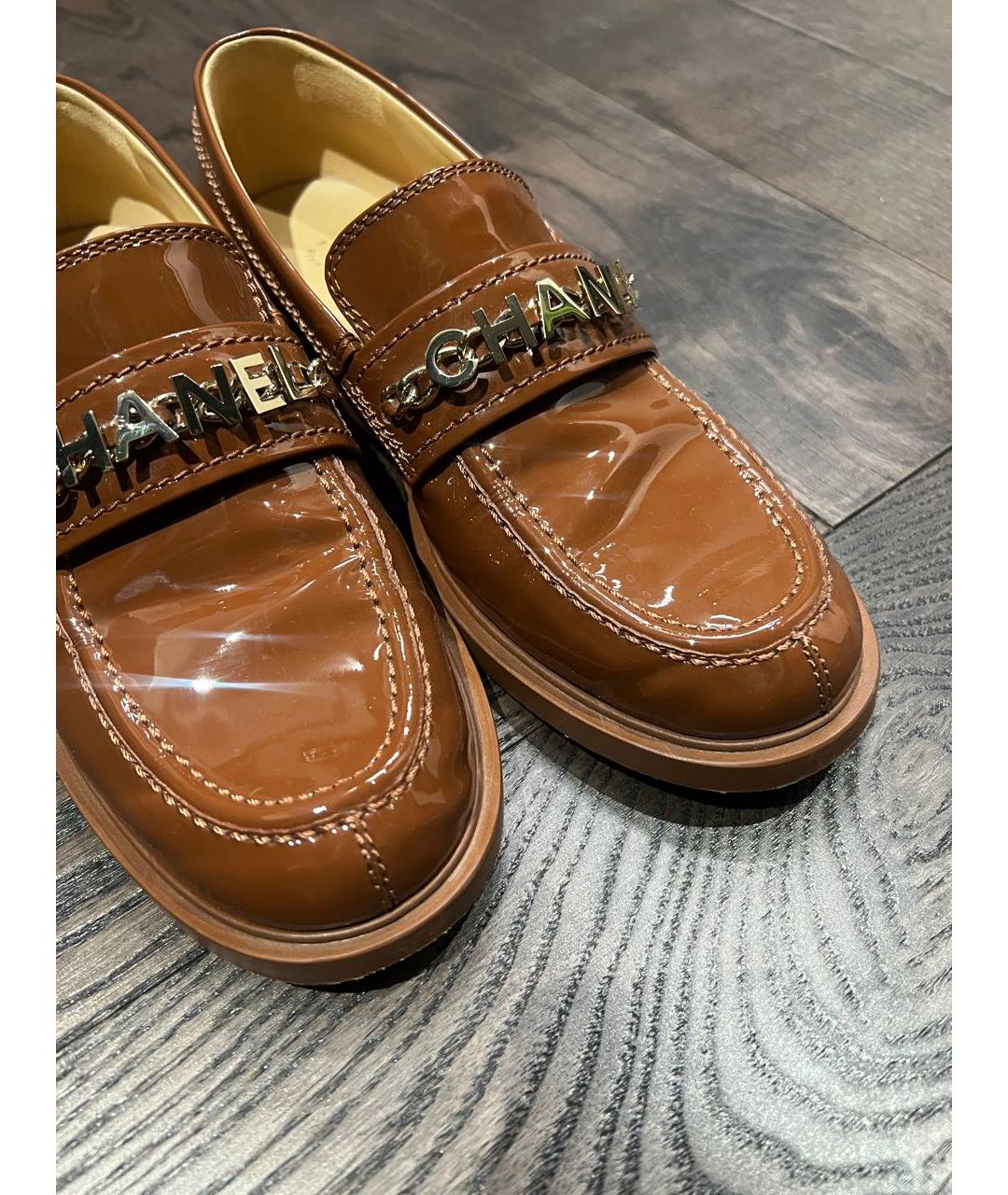 CHANEL Коричневые лоферы из лакированной кожи, фото 7