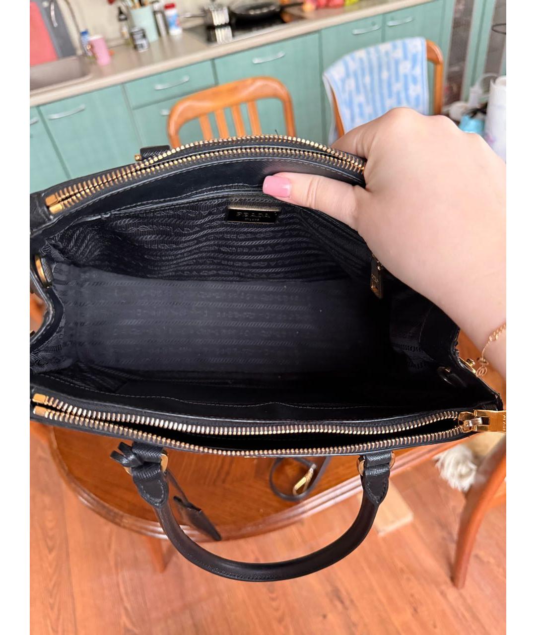 PRADA Черная кожаная сумка тоут, фото 3