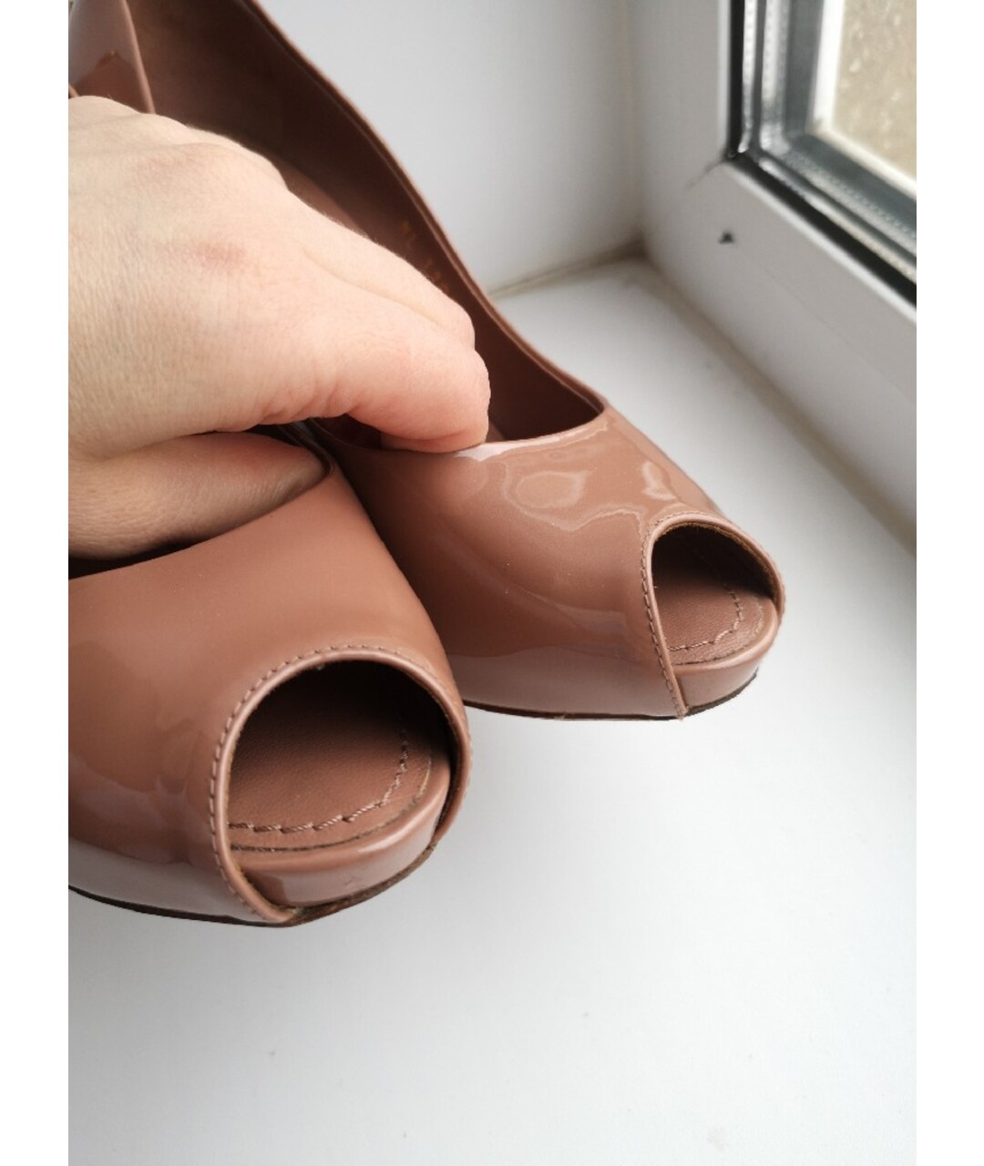 LOUIS VUITTON PRE-OWNED Бежевые туфли из лакированной кожи, фото 5