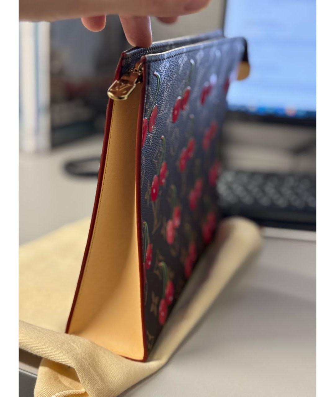 LOUIS VUITTON Коричневая косметичка, фото 6