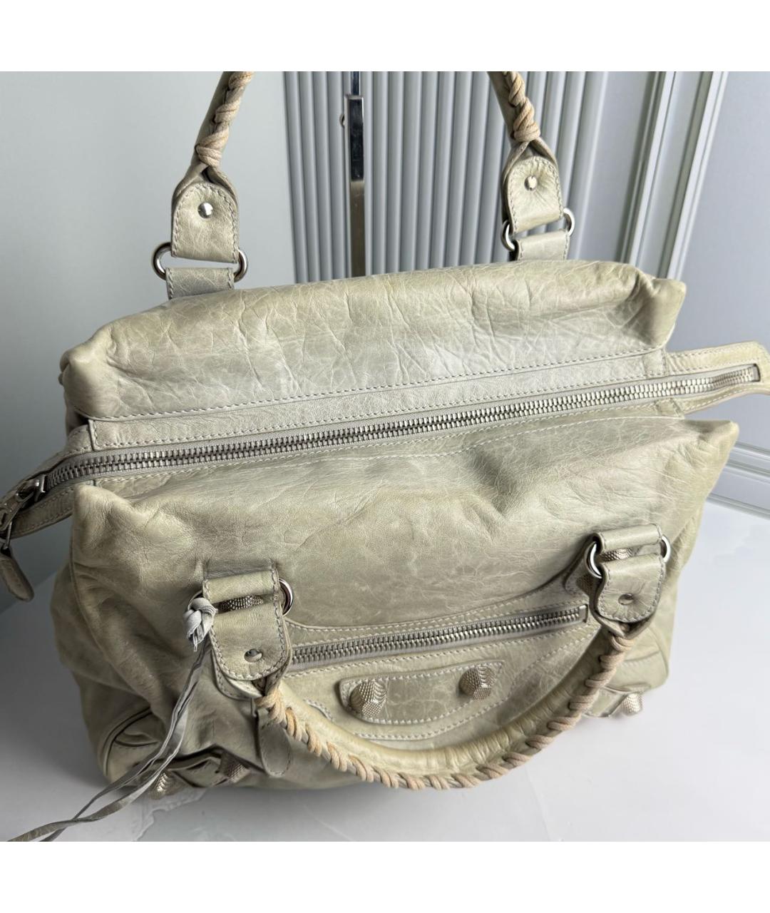 BALENCIAGA Серая кожаная сумка с короткими ручками, фото 2