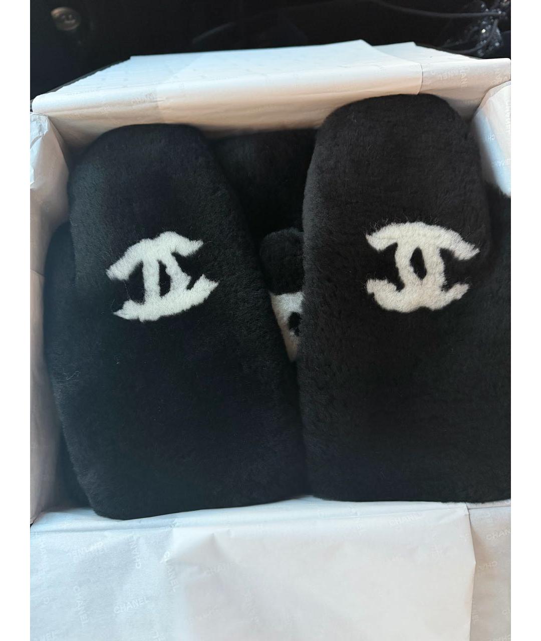 CHANEL Черные шерстяные варежки, фото 6