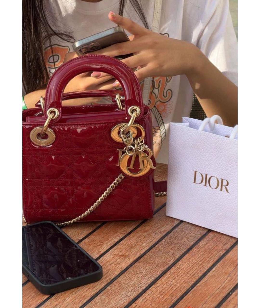 CHRISTIAN DIOR Красная сумка с короткими ручками из лакированной кожи, фото 7