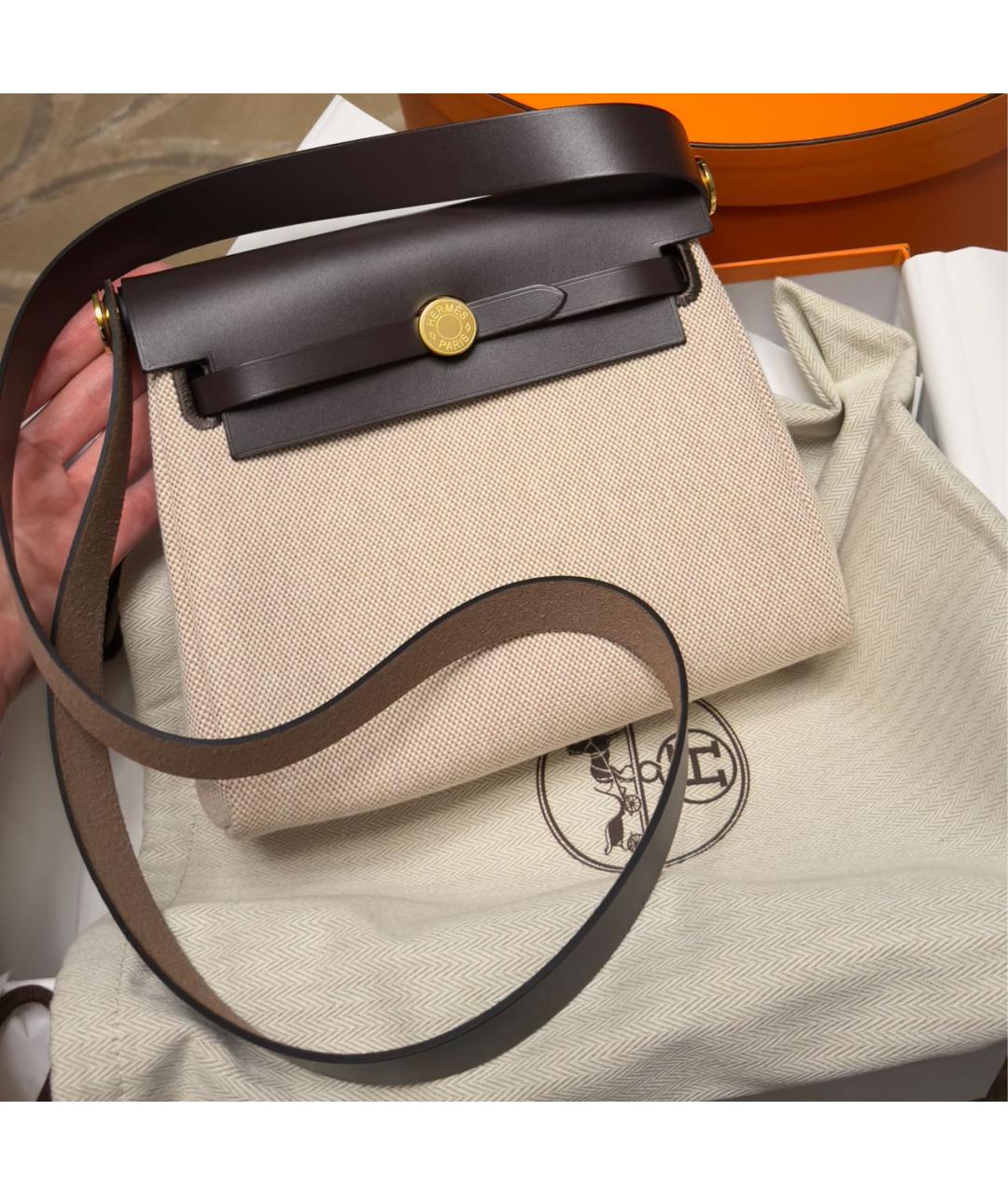 HERMES Бежевая кожаная сумка с короткими ручками, фото 3