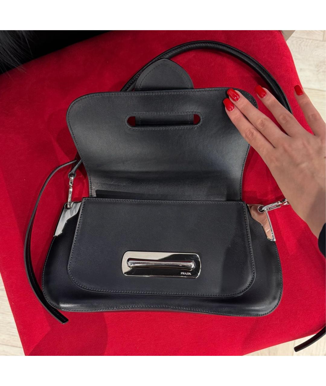 PRADA Черная кожаная сумка с короткими ручками, фото 3