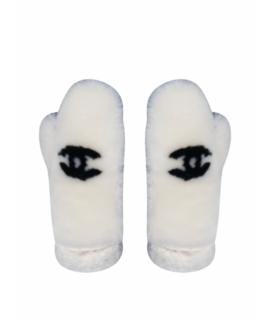 CHANEL Варежки