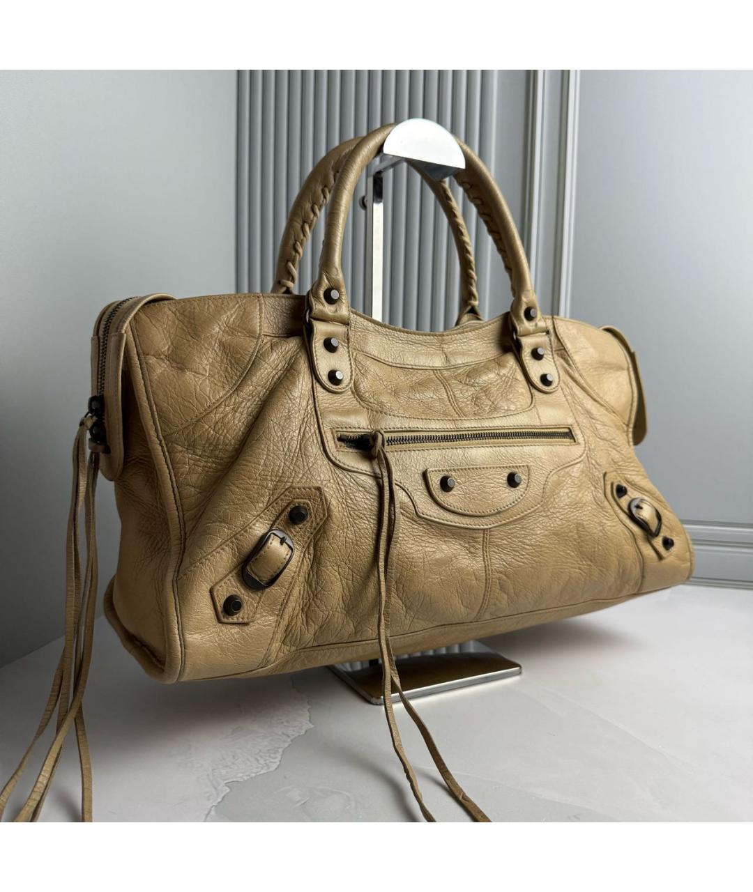 BALENCIAGA Бежевая кожаная сумка с короткими ручками, фото 2