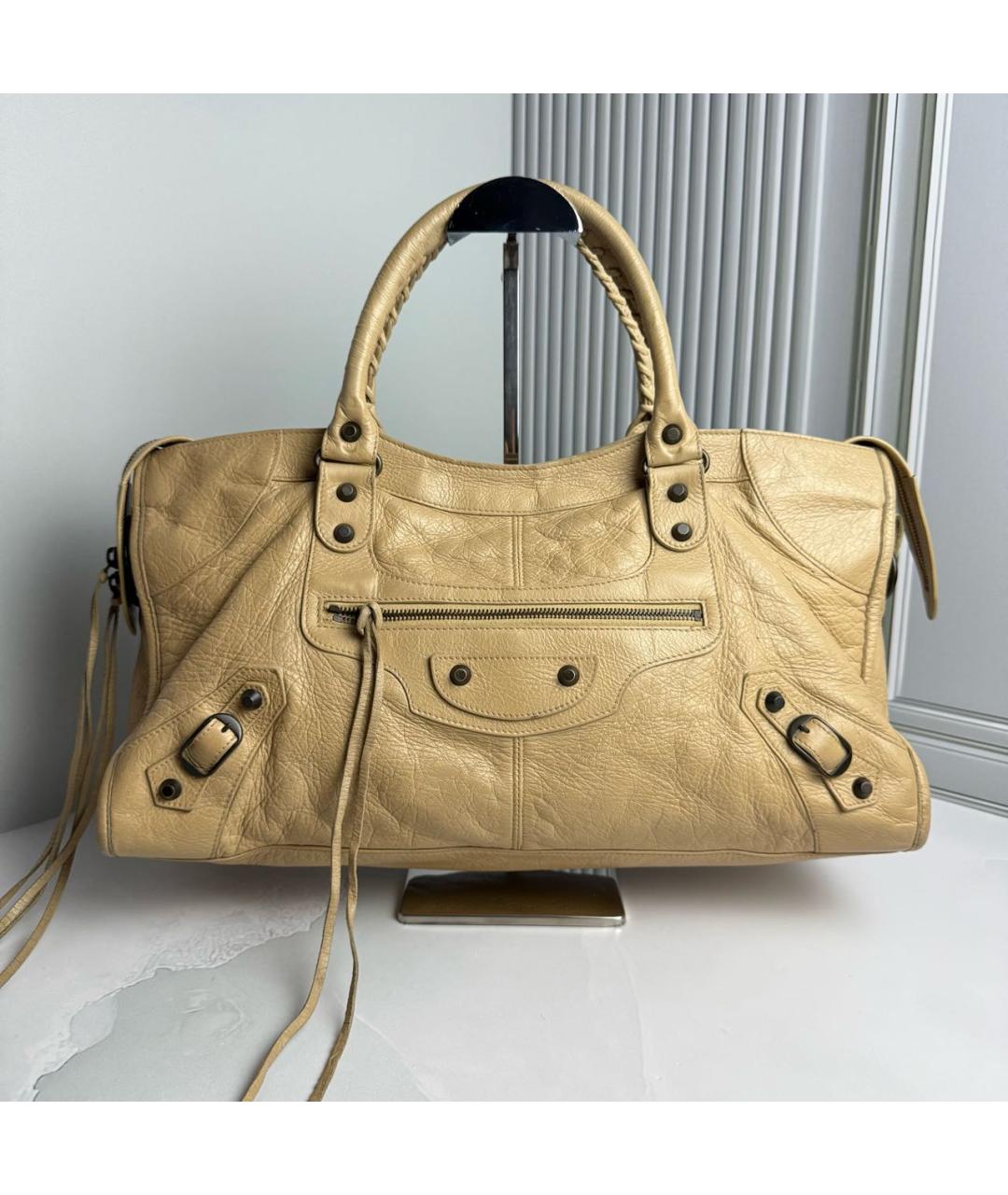 BALENCIAGA Бежевая кожаная сумка с короткими ручками, фото 9