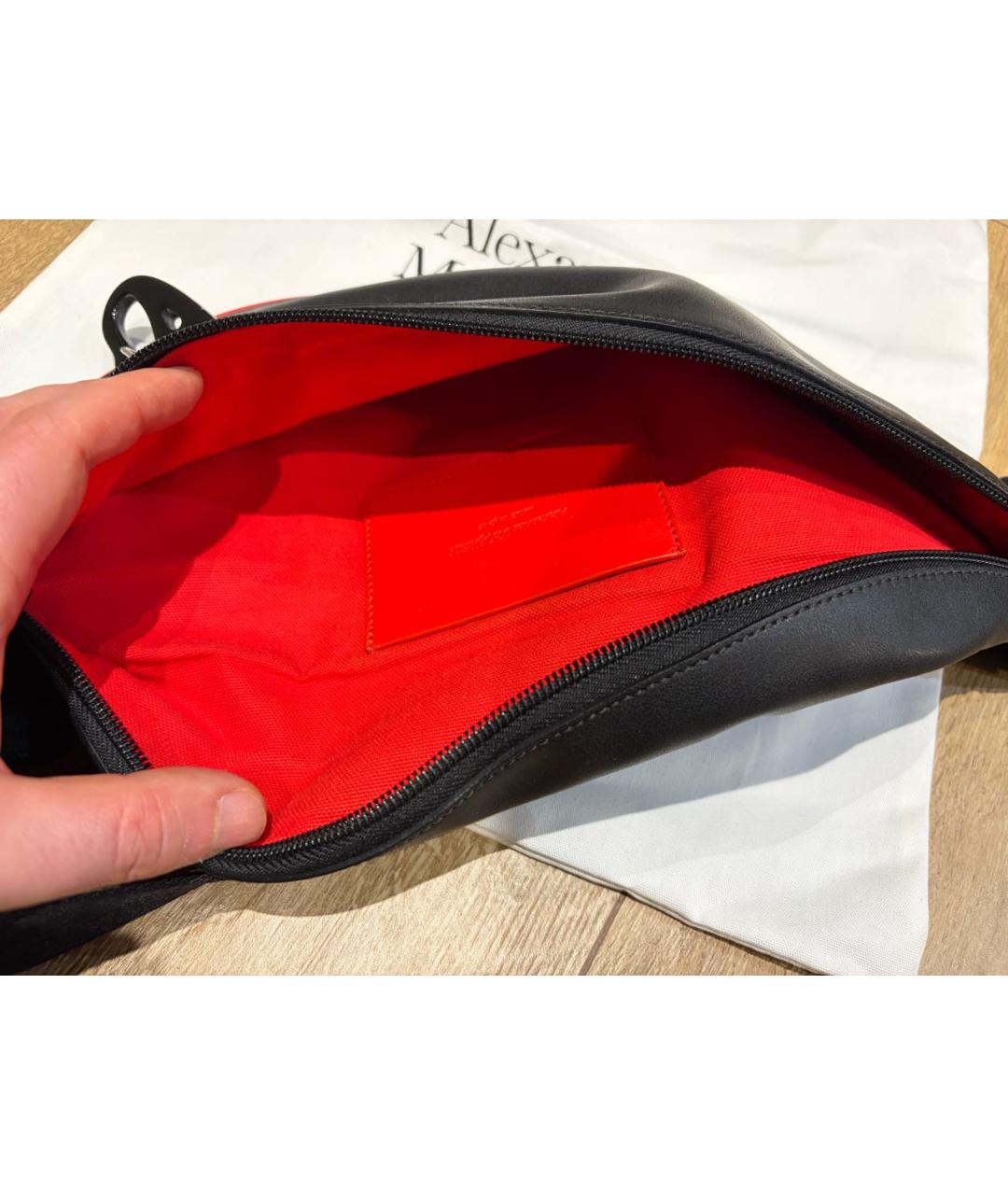 ALEXANDER MCQUEEN Черная кожаная поясная сумка, фото 3