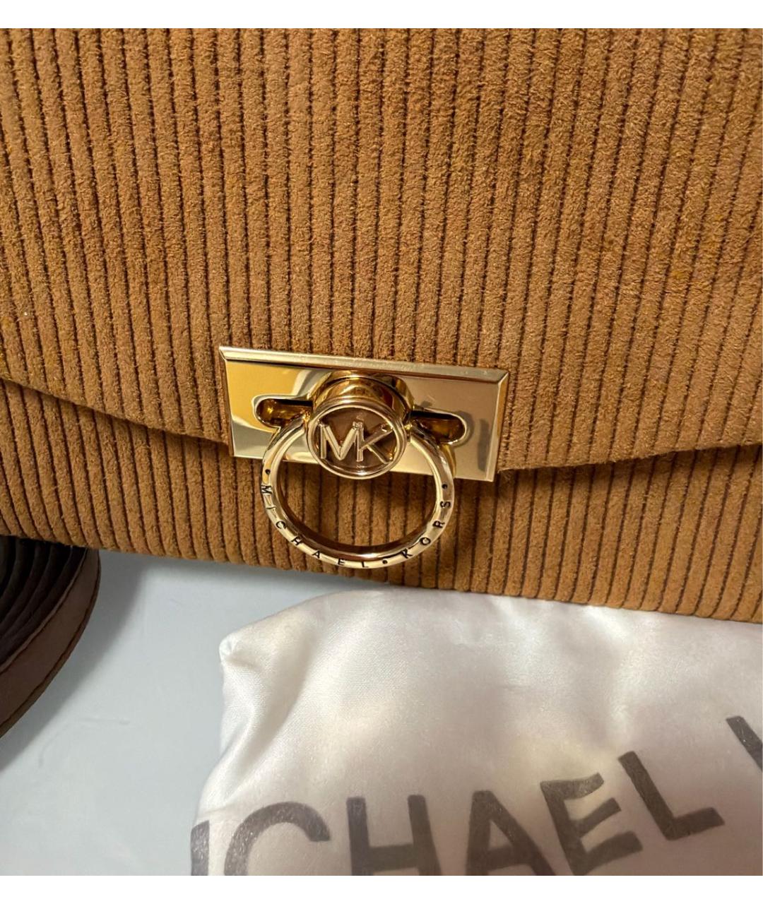 MICHAEL KORS Горчичная кожаная сумка через плечо, фото 5