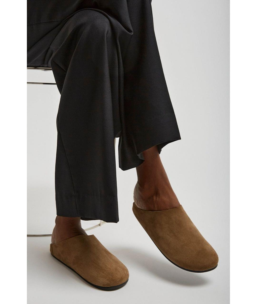 THE ROW Черные замшевые мюли, фото 7