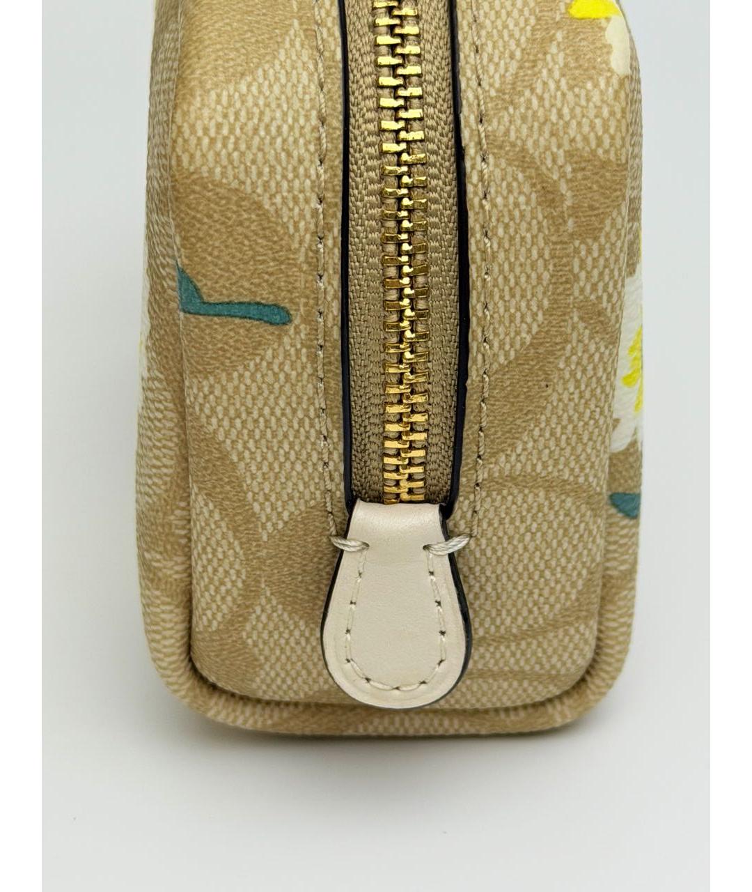 COACH Бежевая ключница, фото 7