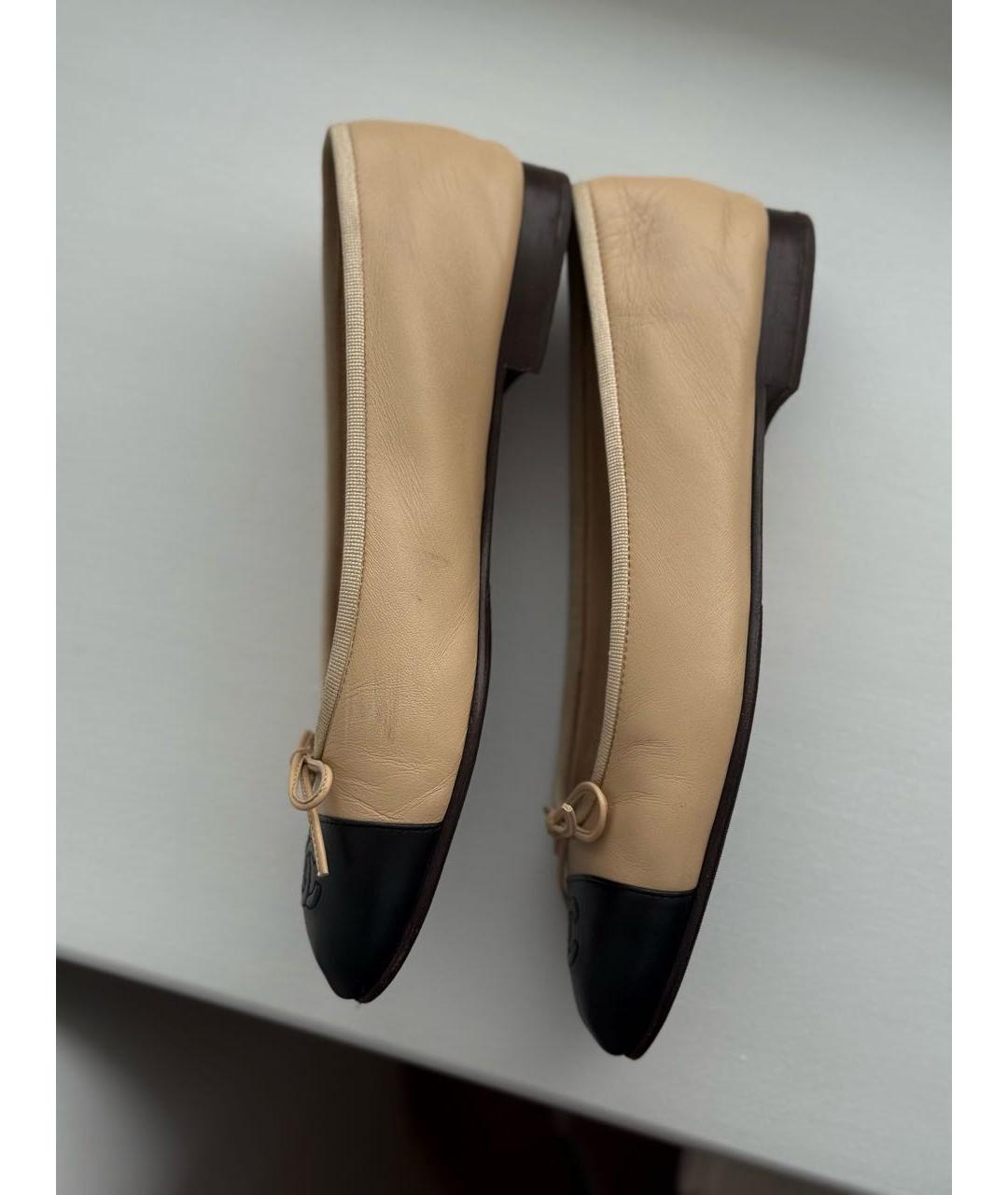 CHANEL Бежевые кожаные балетки, фото 3