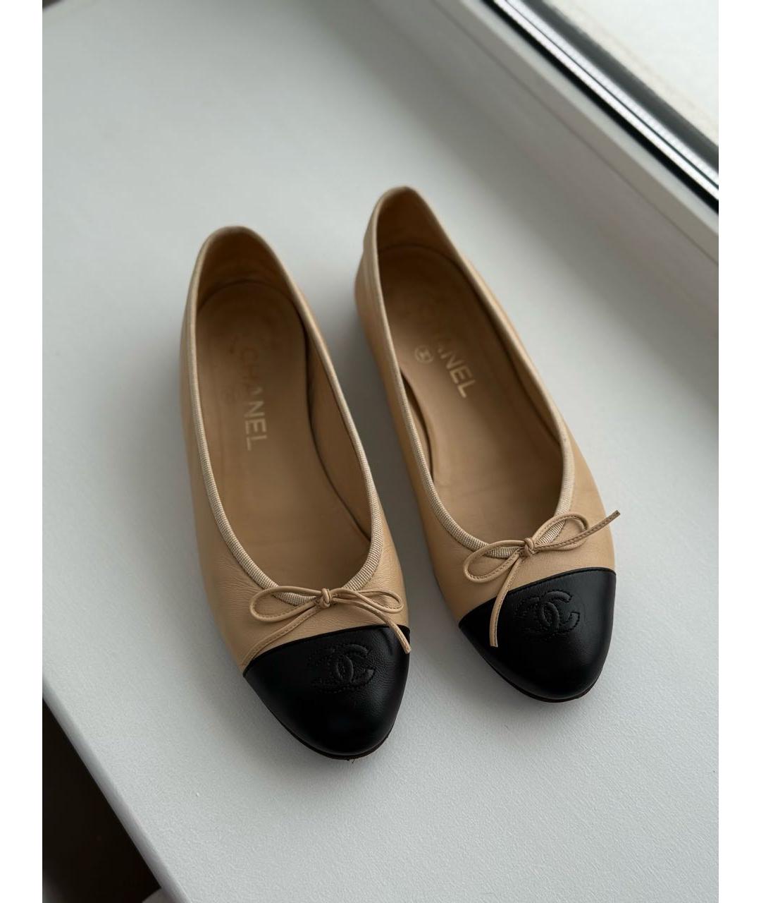 CHANEL Бежевые кожаные балетки, фото 2