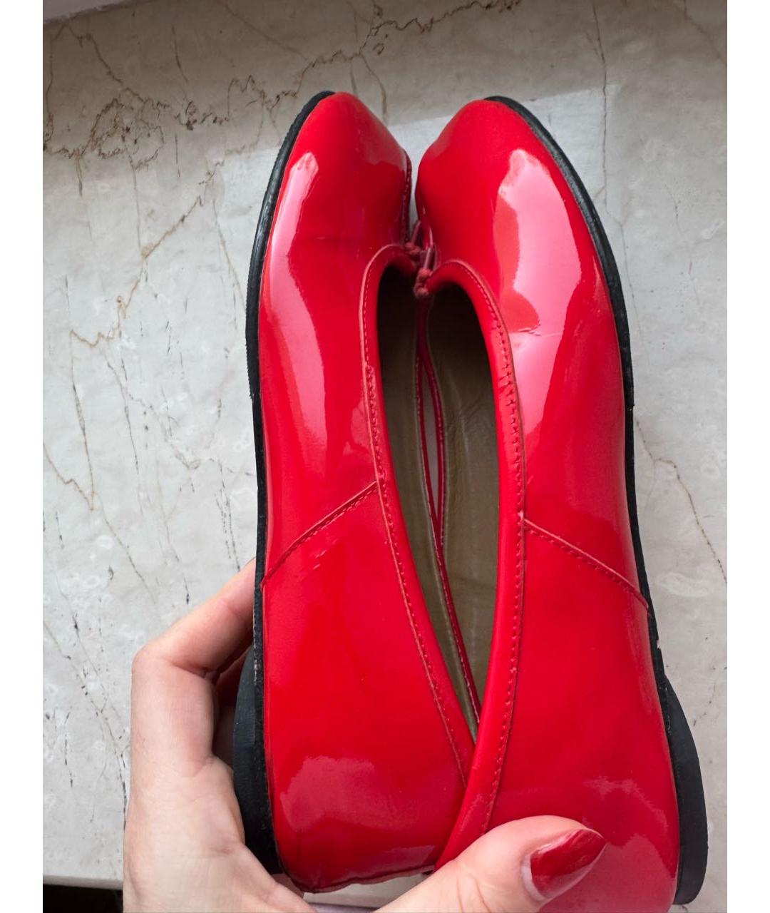 MAISON MARGIELA Красные балетки из лакированной кожи, фото 9
