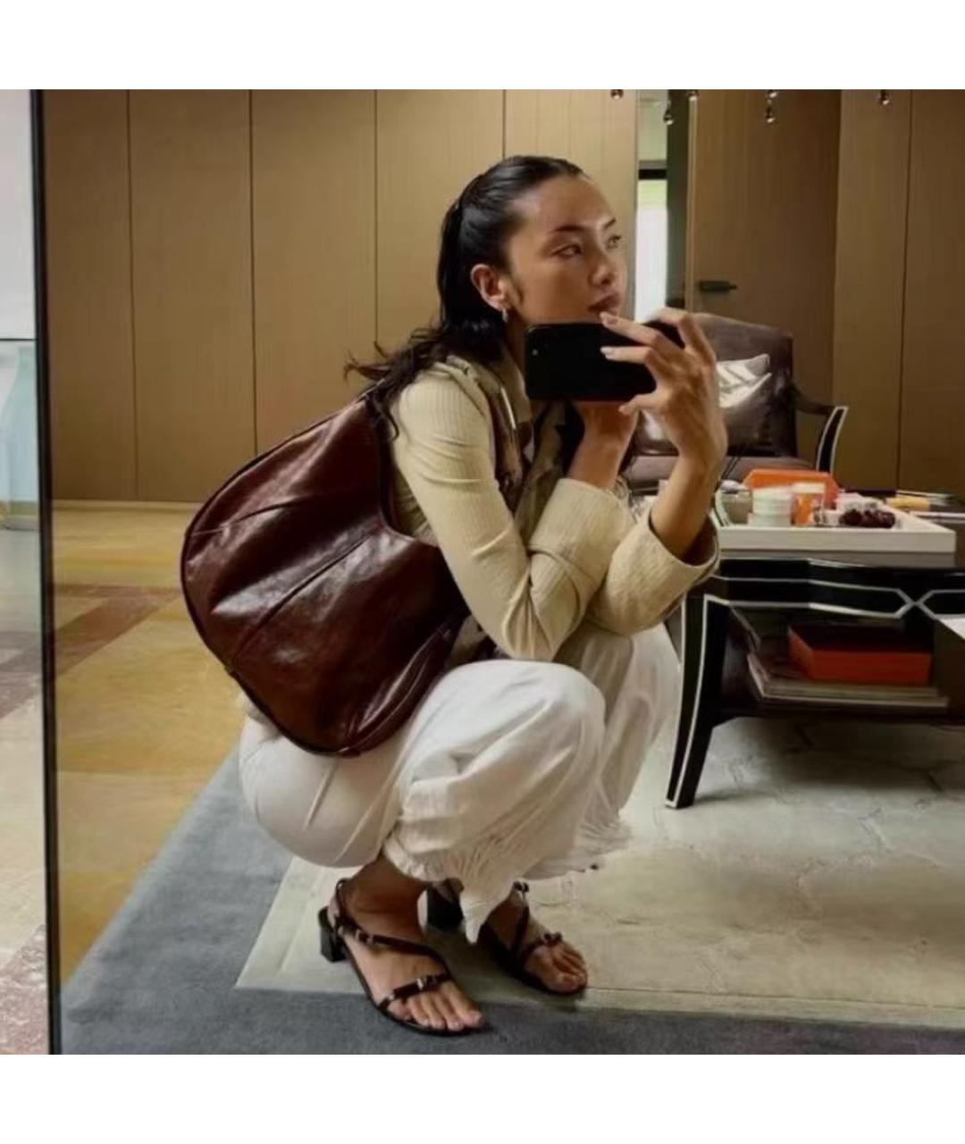 SAINT LAURENT Коричневая кожаная сумка с короткими ручками, фото 6