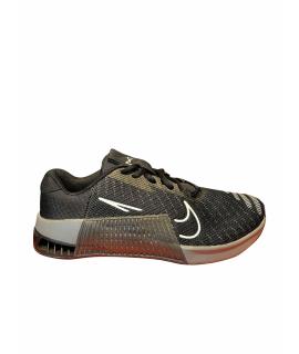 NIKE Низкие кроссовки / кеды