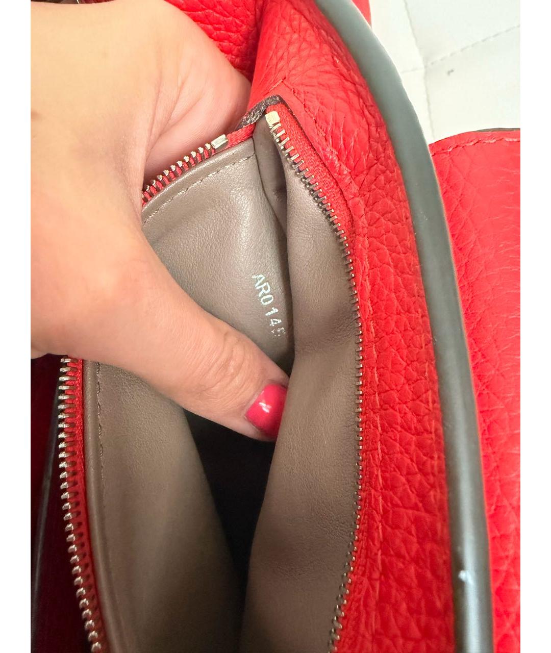 LOUIS VUITTON Красная кожаная сумка с короткими ручками, фото 7