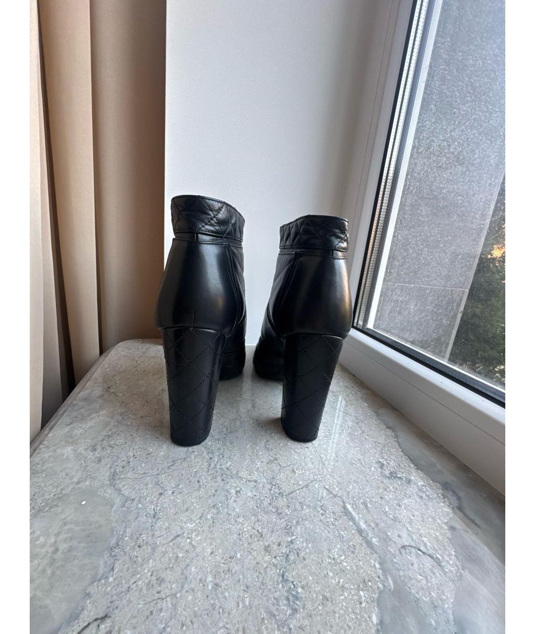 CHANEL Черные кожаные ботильоны, фото 4