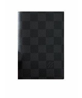 LOUIS VUITTON Обложка/футляр