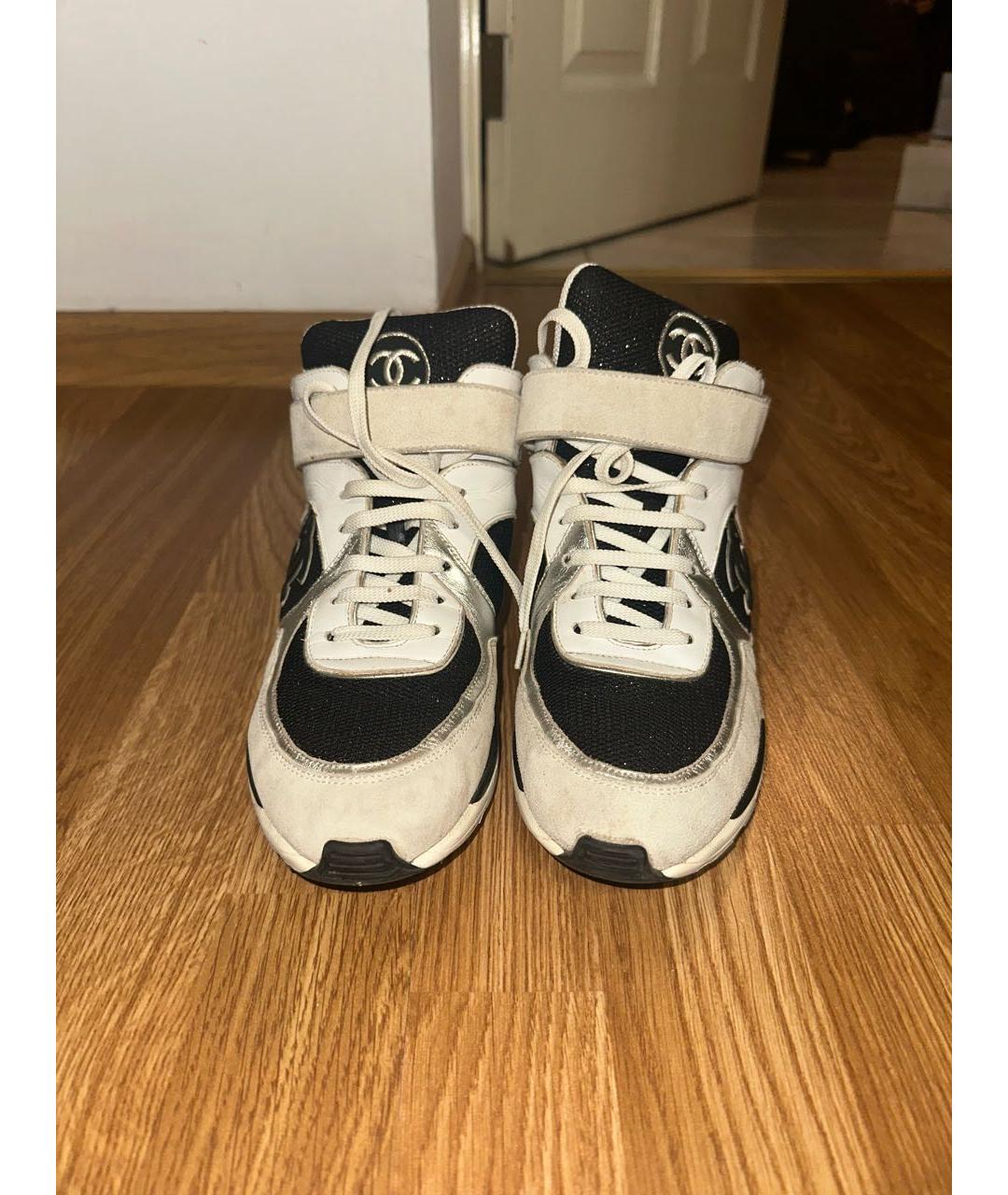 CHANEL Бежевые кожаные кроссовки, фото 2