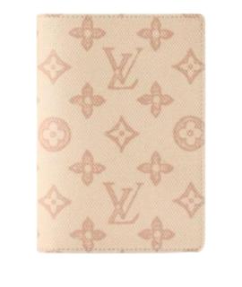 LOUIS VUITTON Обложка/футляр