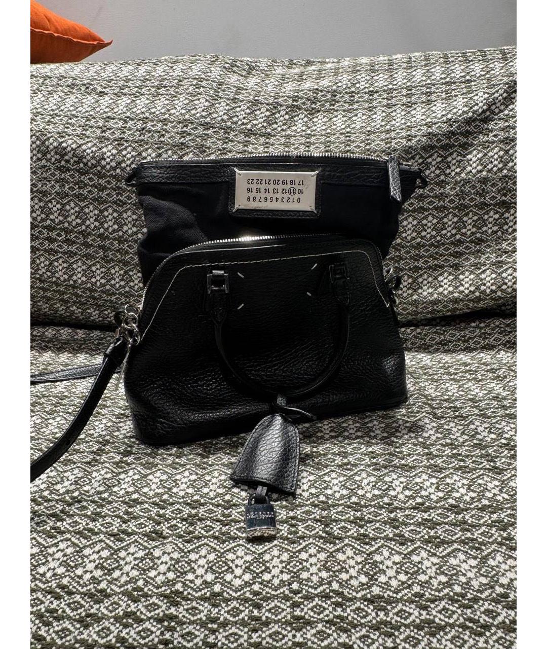 MAISON MARGIELA Черная кожаная сумка с короткими ручками, фото 3