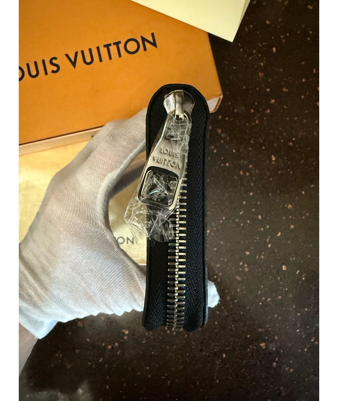 LOUIS VUITTON Черный кошелек, фото 5