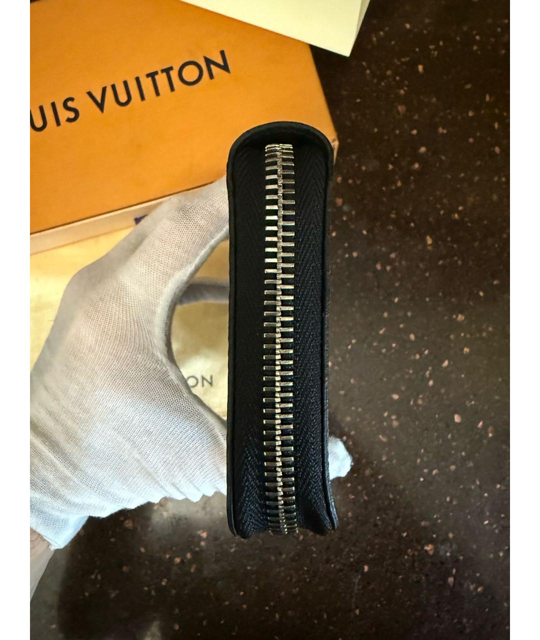 LOUIS VUITTON Черный кошелек, фото 6