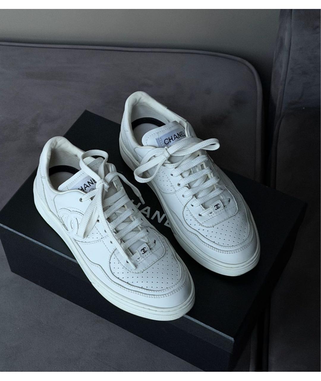 CHANEL Белые кожаные кроссовки, фото 4
