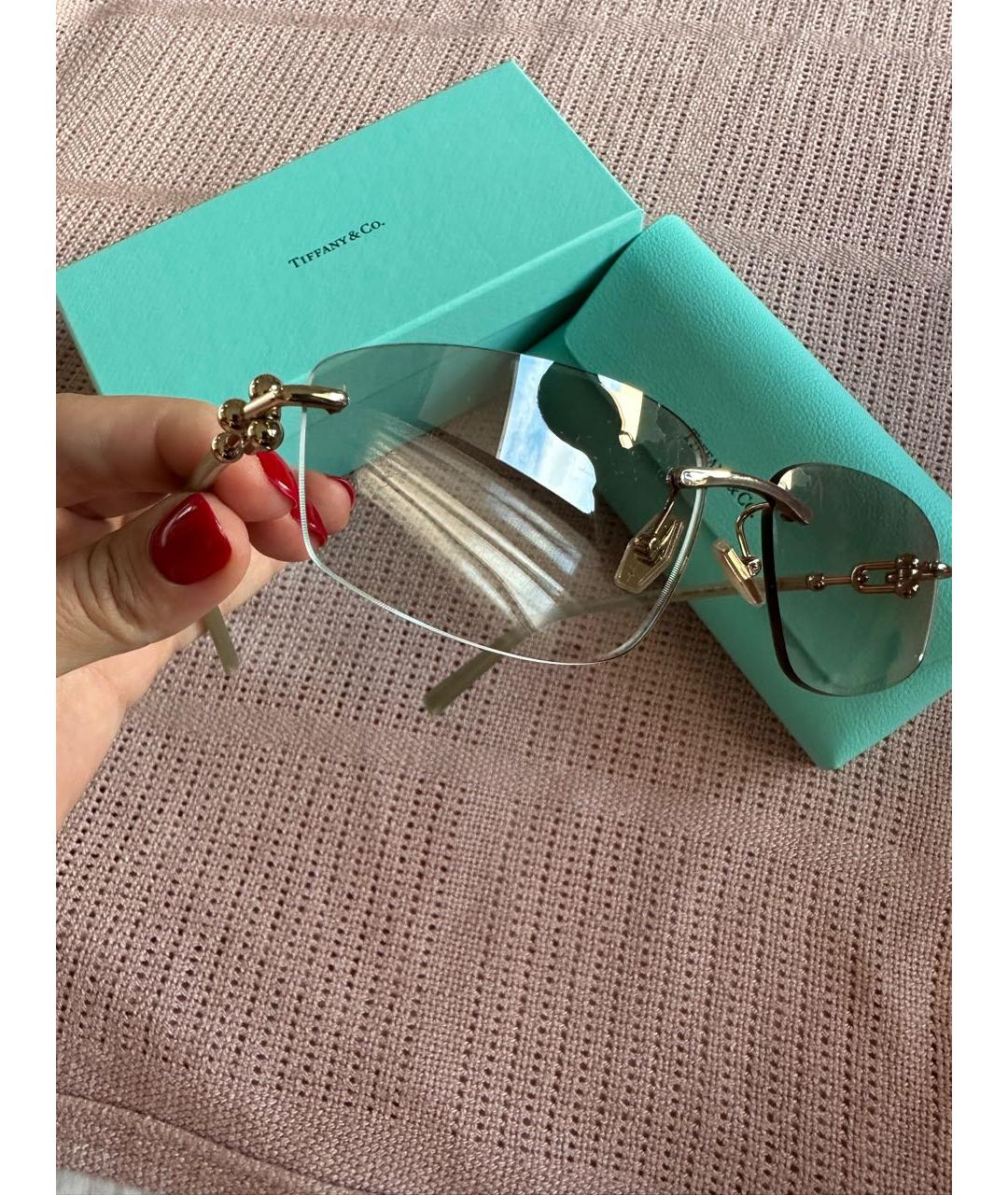 TIFFANY&CO Бежевые пластиковые солнцезащитные очки, фото 3