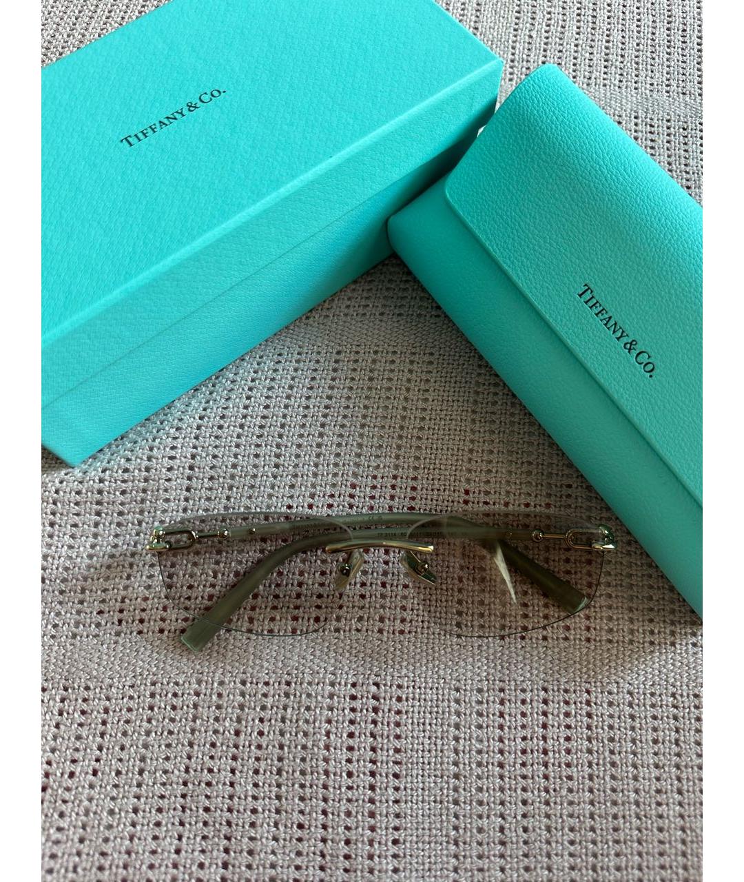 TIFFANY&CO Бежевые пластиковые солнцезащитные очки, фото 8