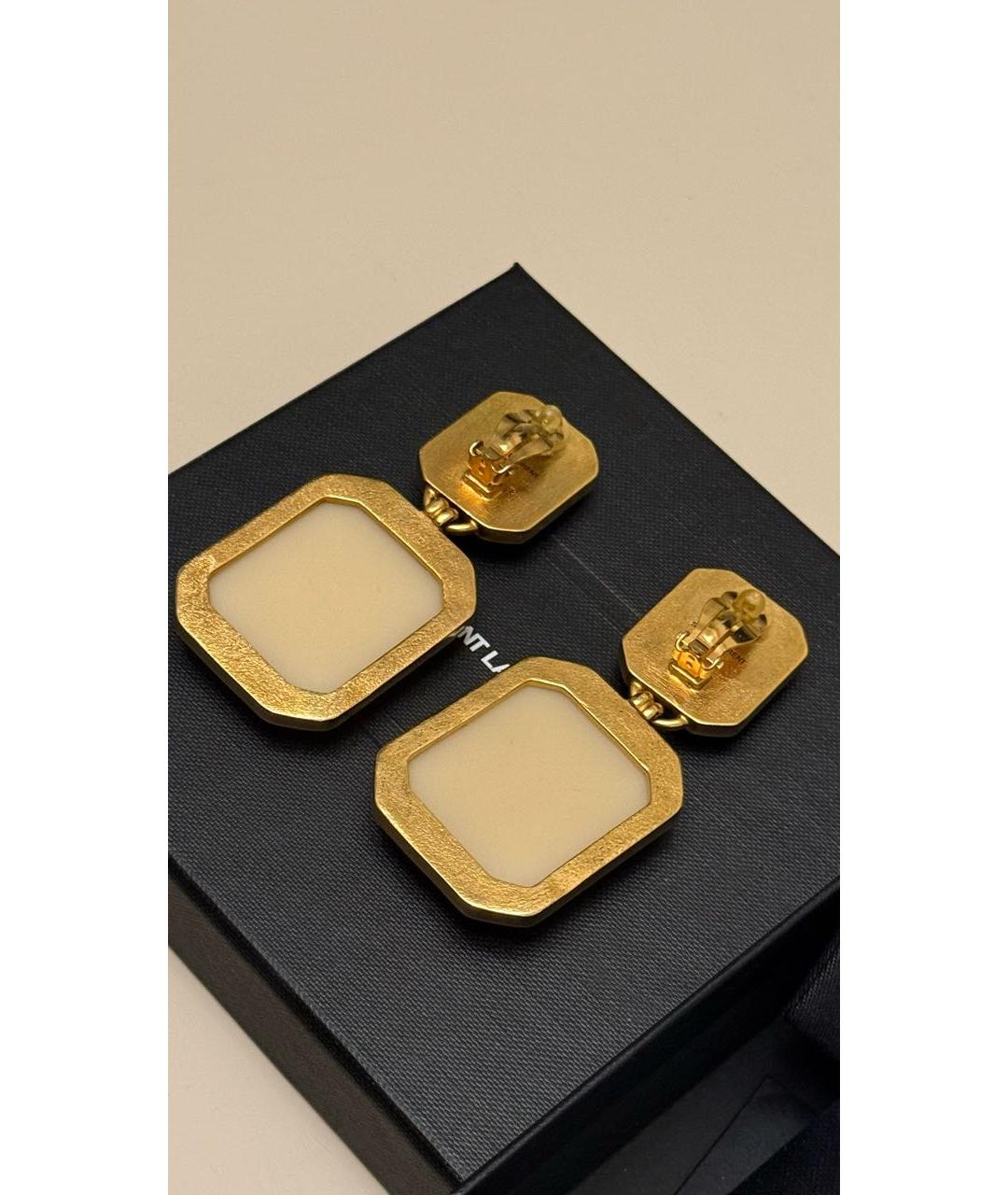 SAINT LAURENT Бежевые латунные серьги, фото 3