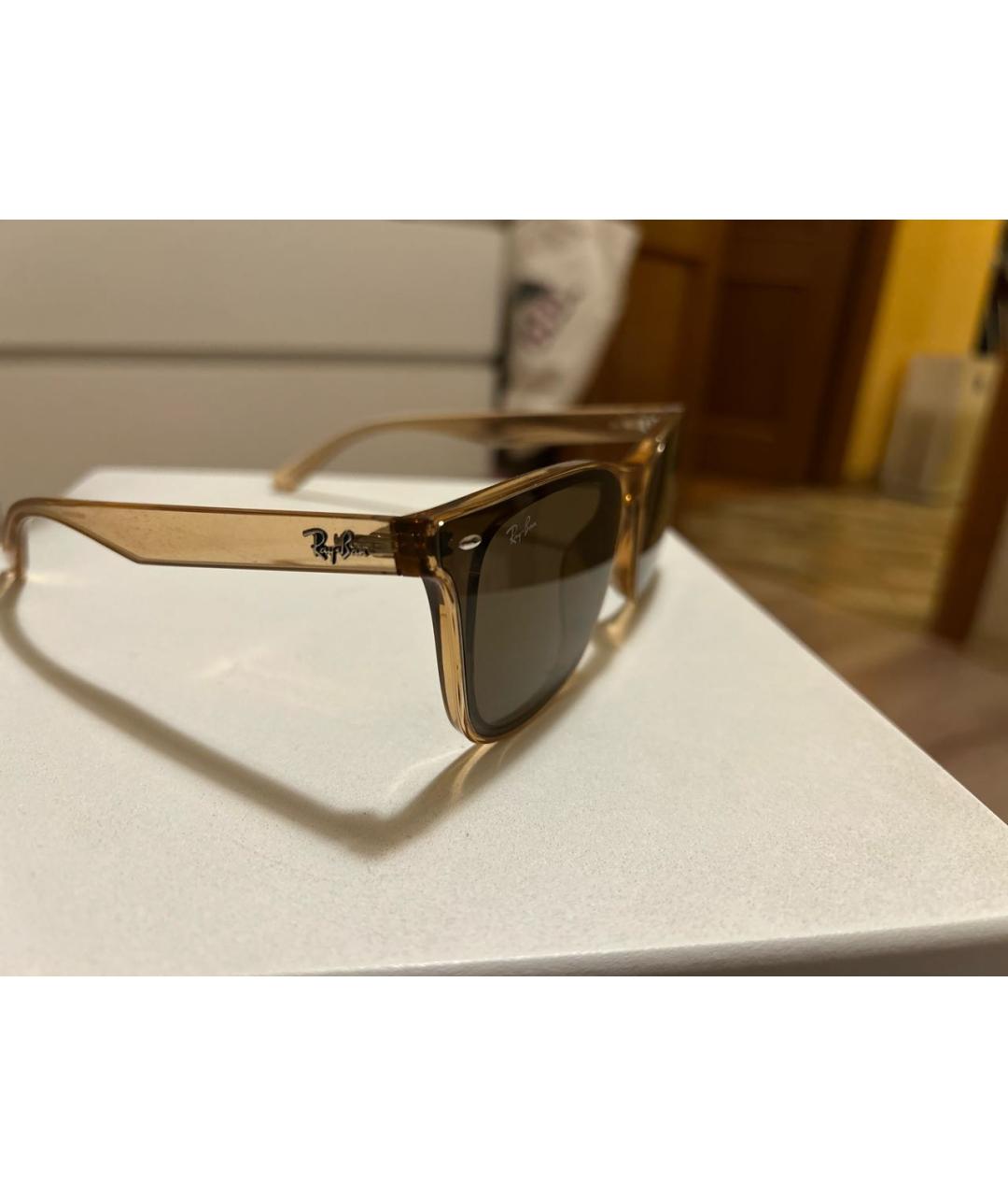 RAY BAN Коричневые пластиковые солнцезащитные очки, фото 3