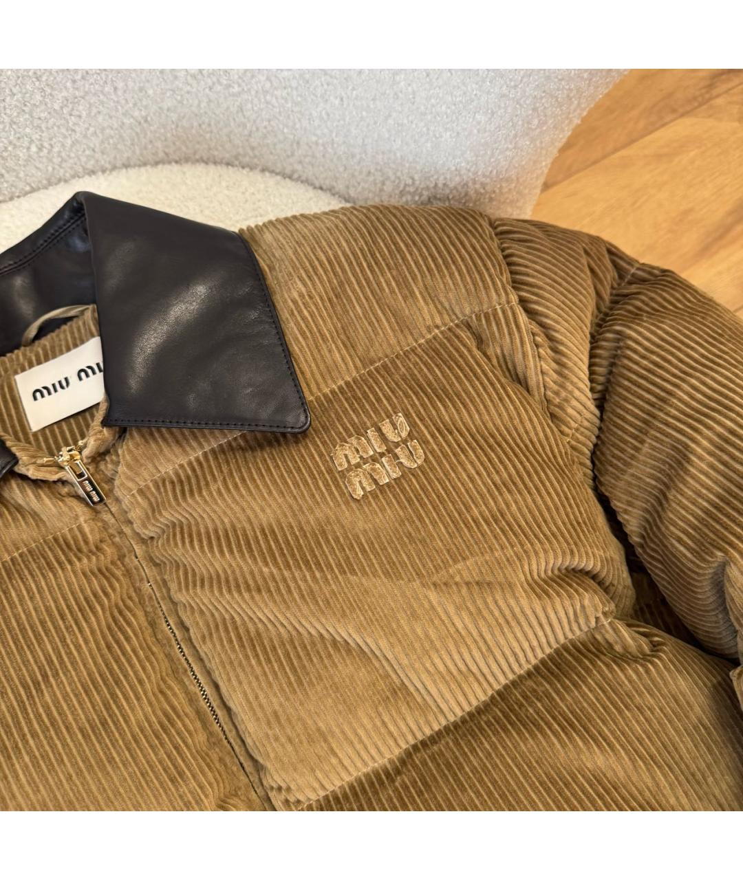 MIU MIU Бежевый полиэстеровый пуховик, фото 3