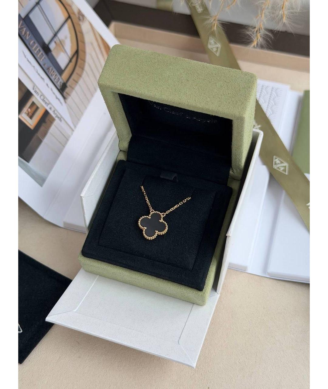 VAN CLEEF & ARPELS Черная подвеска из желтого золота, фото 3