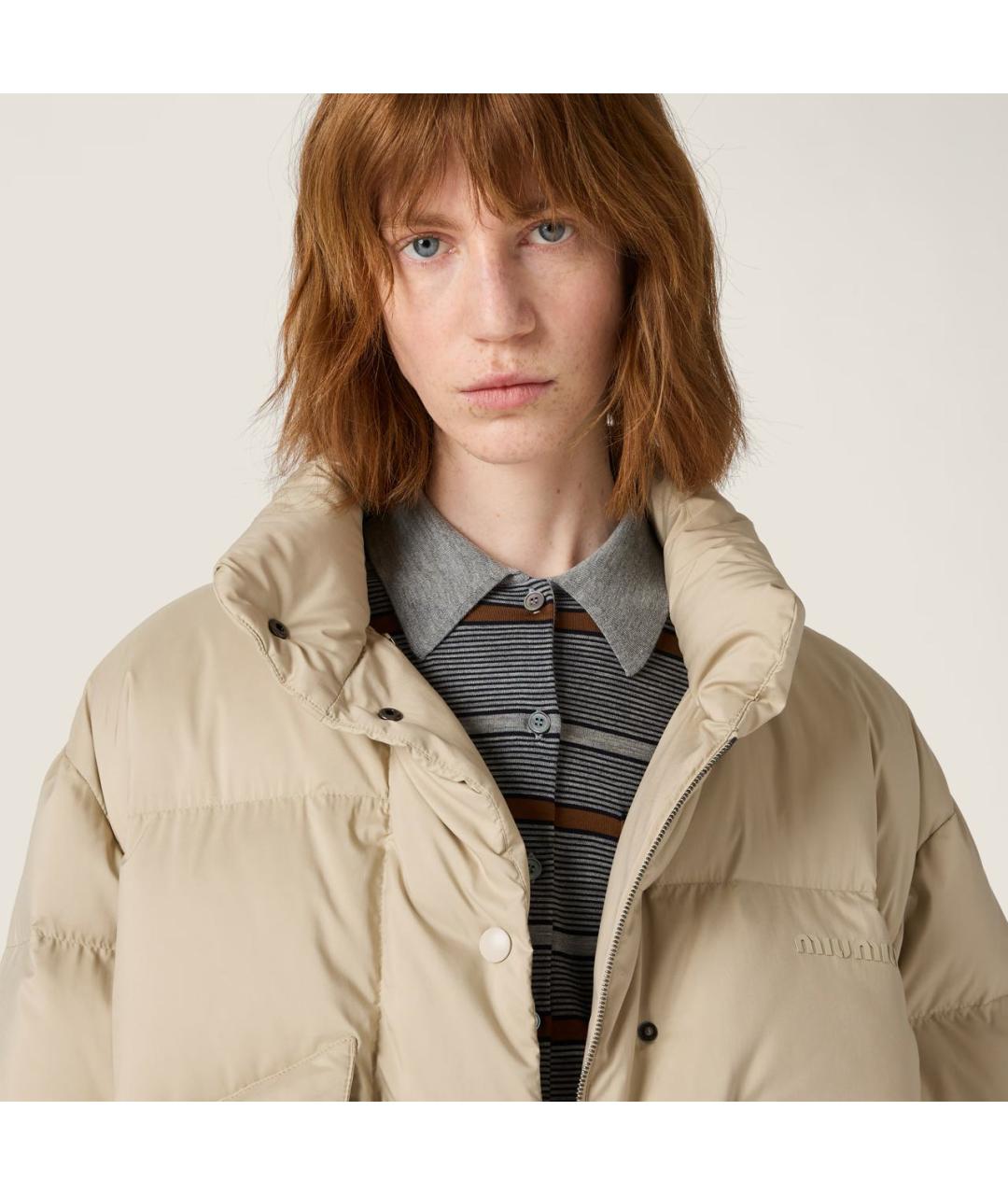 MIU MIU Бежевый полиэстеровый пуховик, фото 4