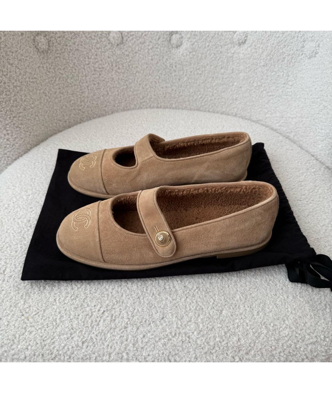 CHANEL Бежевые замшевые балетки, фото 3