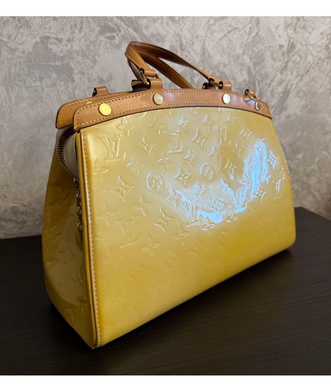 LOUIS VUITTON Желтая сумка тоут из лакированной кожи, фото 6