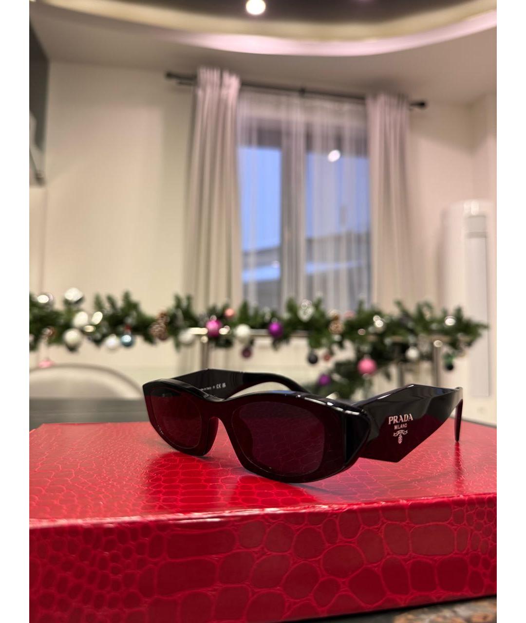 PRADA Черные пластиковые солнцезащитные очки, фото 3