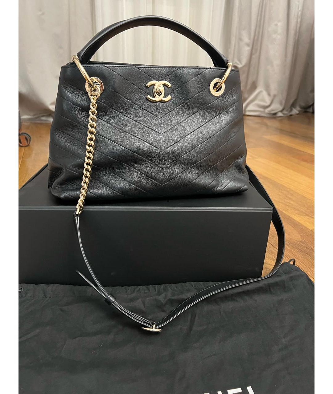 CHANEL Черная кожаная сумка через плечо, фото 4