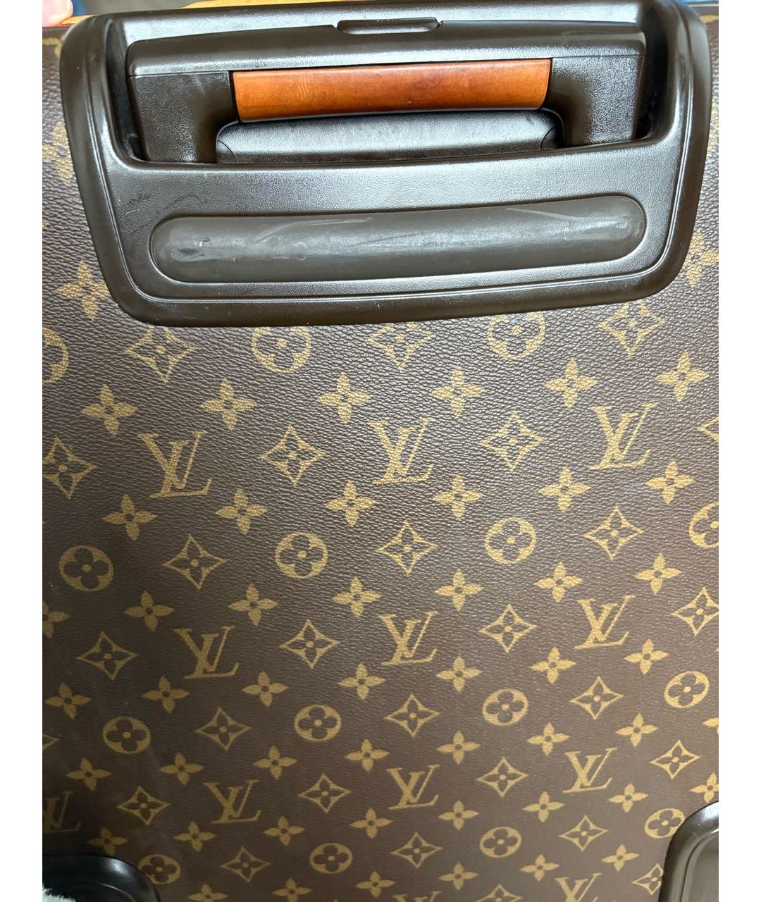 LOUIS VUITTON Коричневый чемодан, фото 4