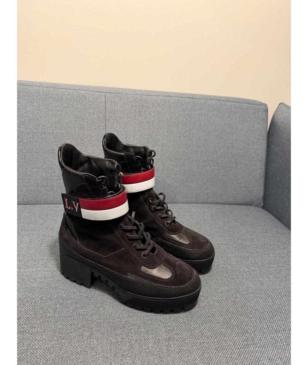 LOUIS VUITTON Черные замшевые ботинки, фото 2