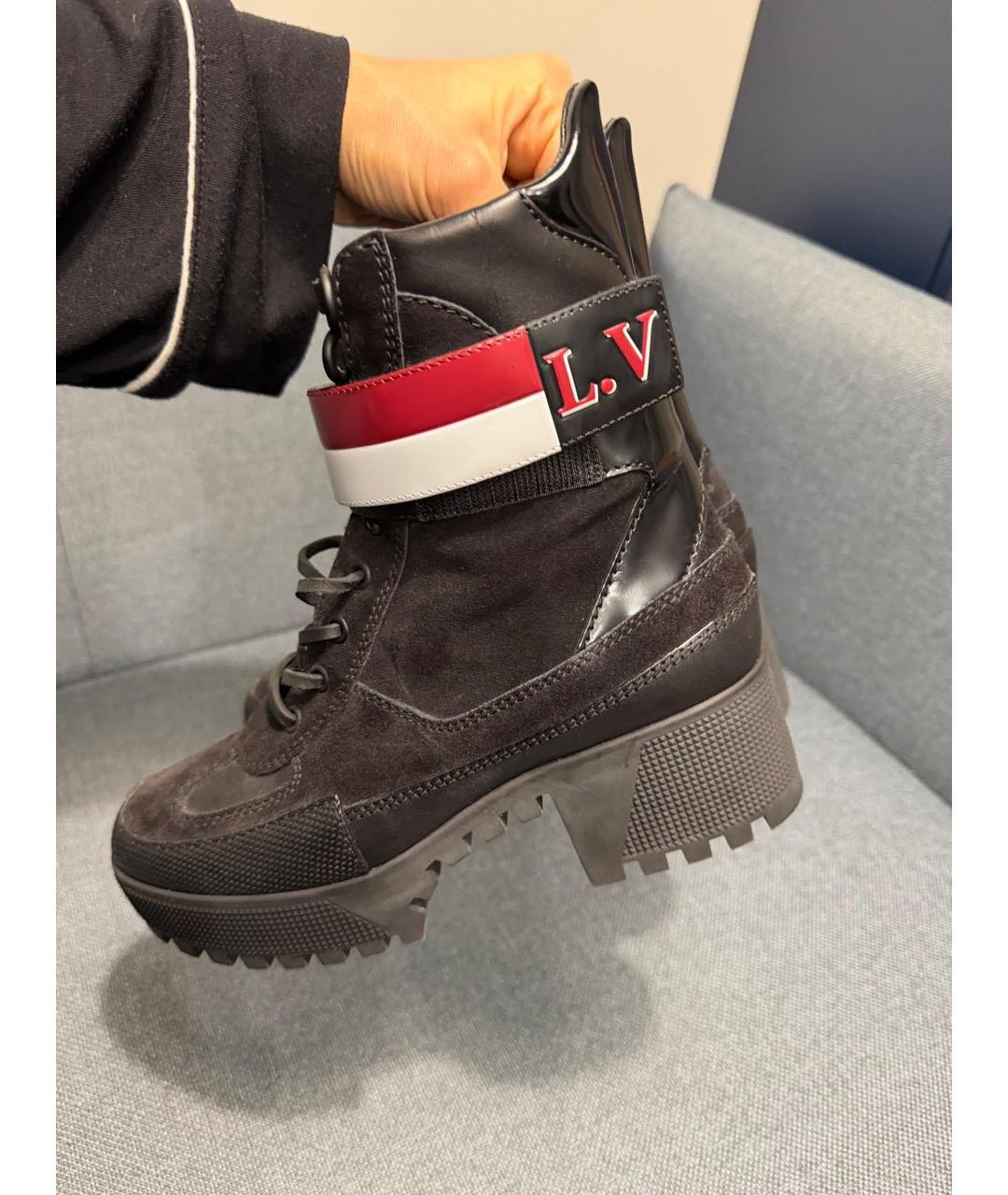 LOUIS VUITTON Черные замшевые ботинки, фото 4